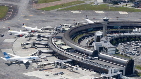 AIRPORT JOSÉ MARÍA CORDOVA - Imagen 3